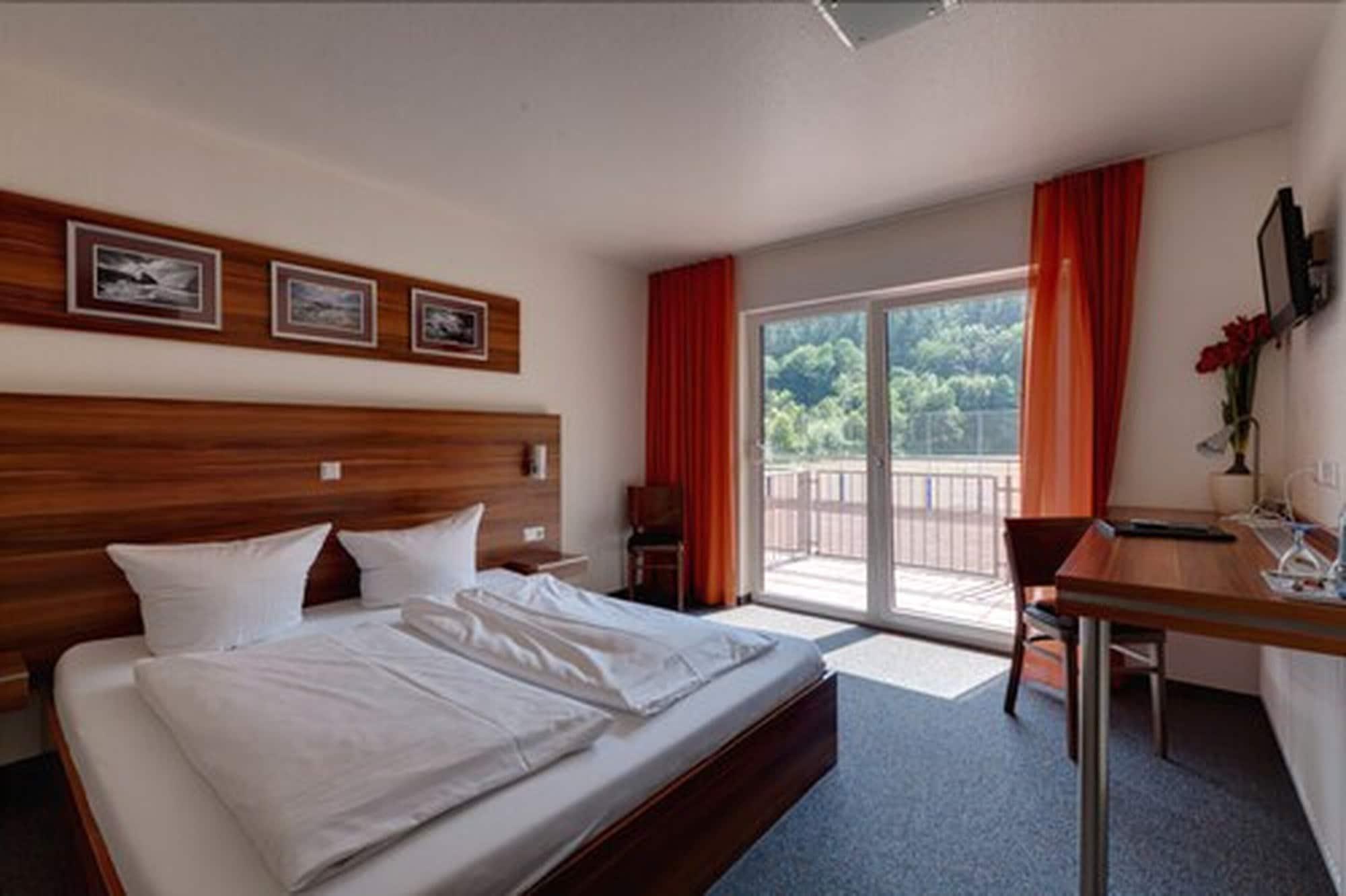 Hotel Zum Neckartal Heidelberg Bagian luar foto